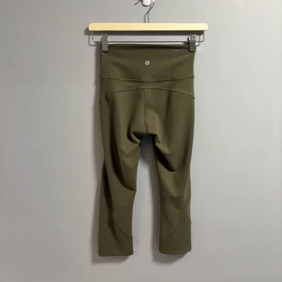 Lululemon In Movement Crop - Picture 6 of 9